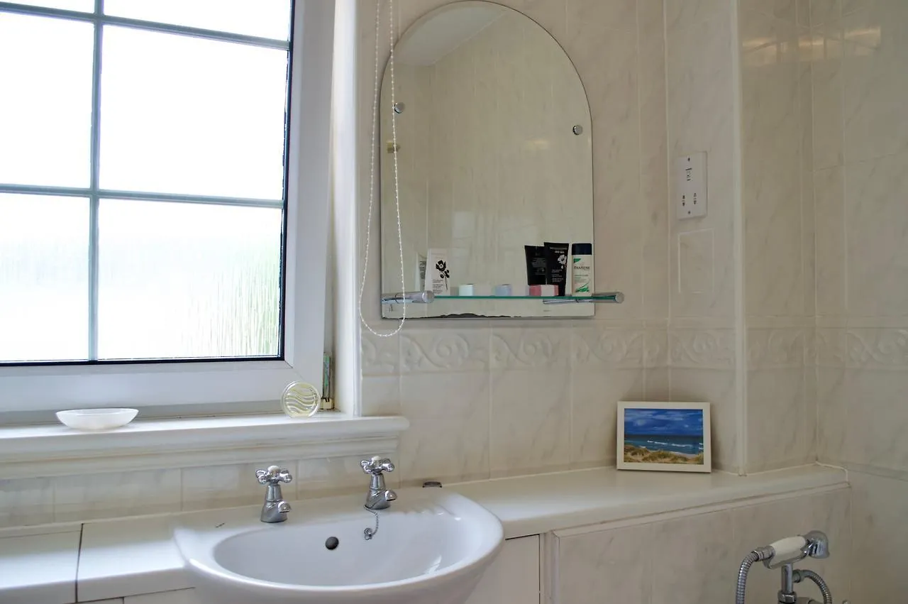 Bright 1 Bedroom Apartment In Edinburgh