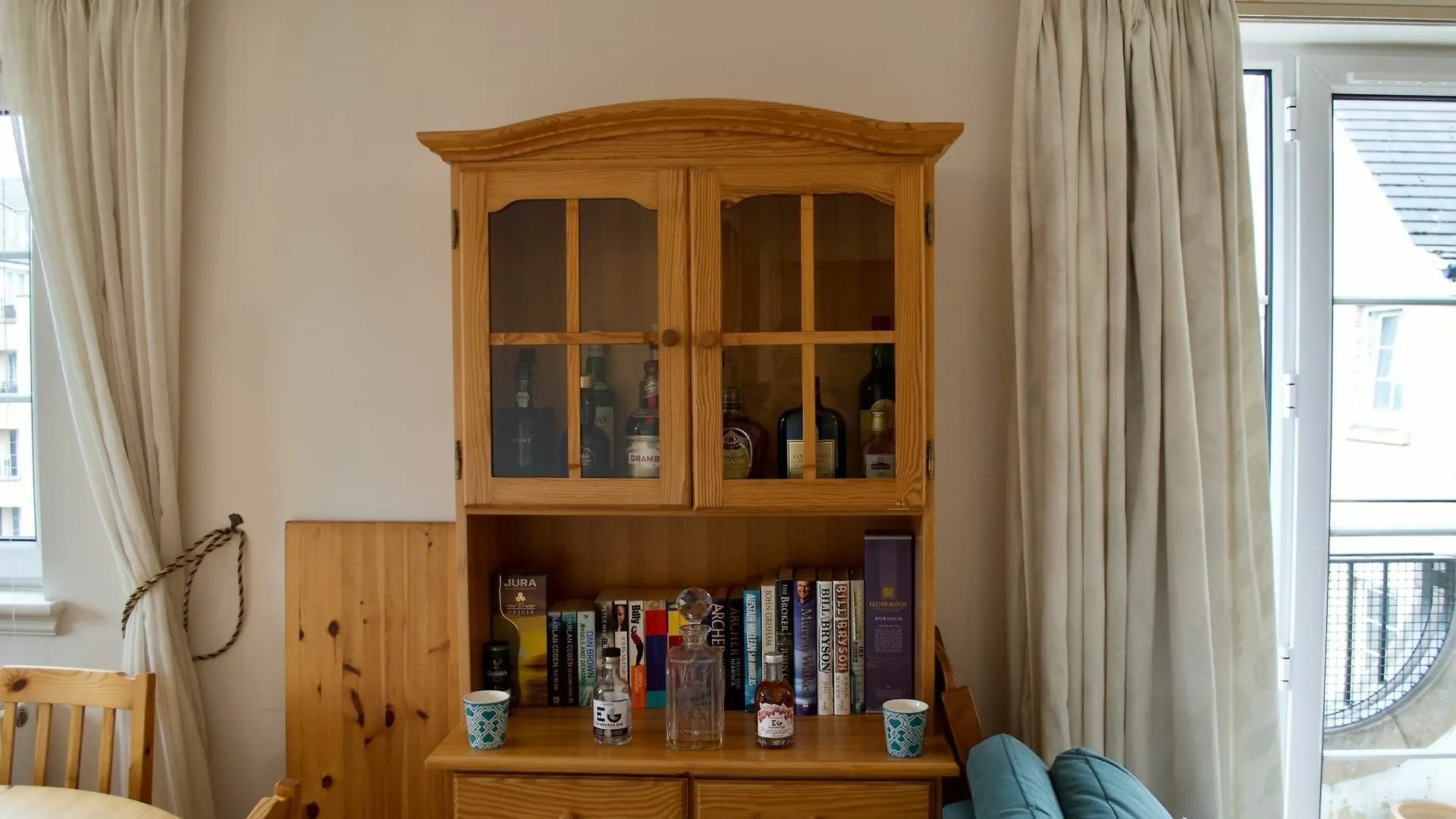 Bright 1 Bedroom Apartment In Edinburgh