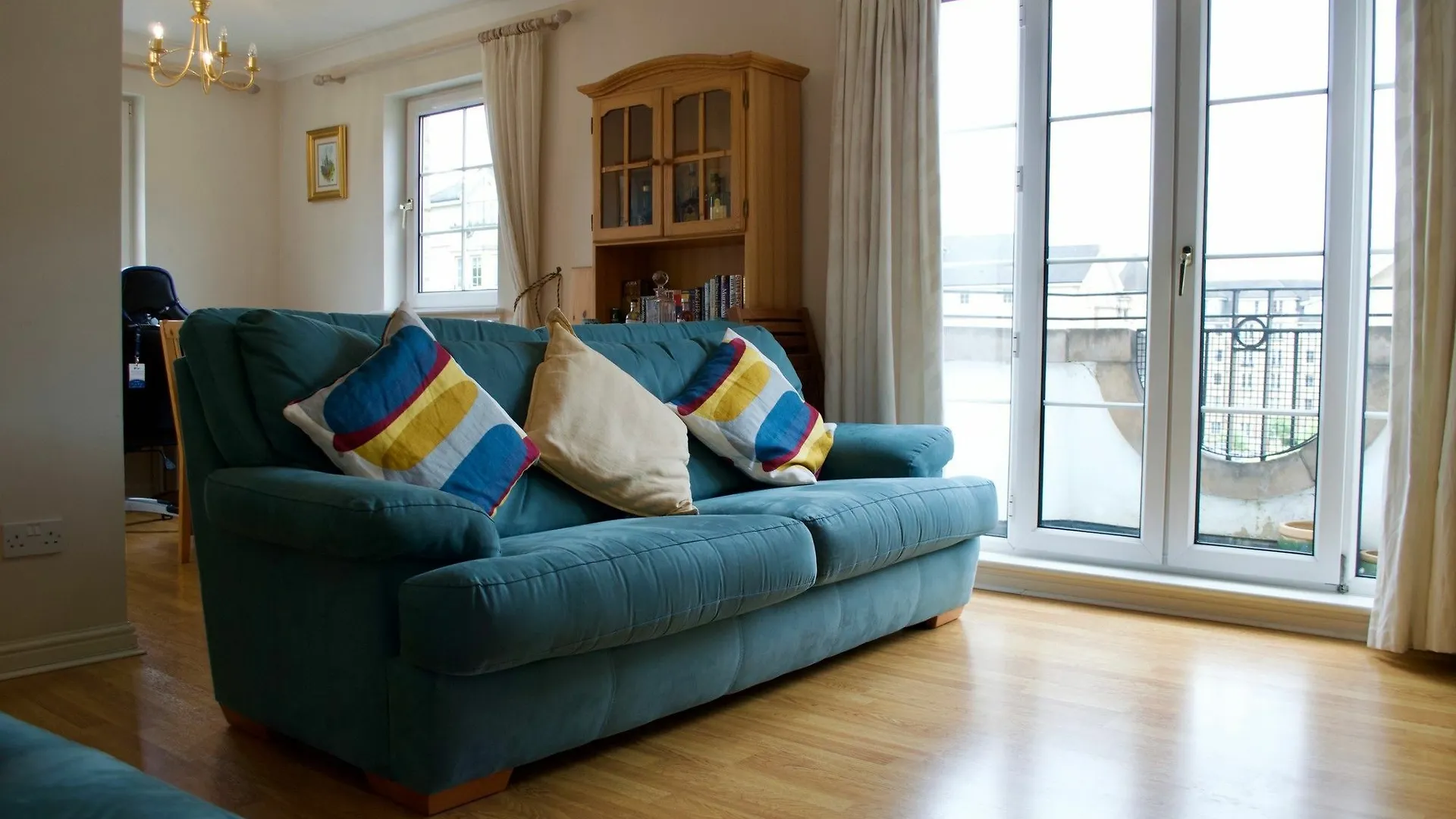 Bright 1 Bedroom Apartment In Edinburgh